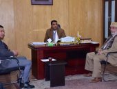 نائب محافظ الأقصر يبحث تأهيل الموظفين وراغبي العمل تكنولوجيا واستعداد المحافظة لاستضافة قمة الابتكار الرقمي العربي ابريل المقبل