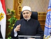 رئيسُ جامعة الأزهر يهنِّئُ الدكتور طارق سلمان بتعينه رئيسًا لمجلس إدارة شركة «القاهرة للأدوية»