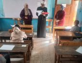 رئيس الإدارة المركزية لمنطقة القاهرة الأزهرية، يتابع أعمال إمتحانات الشهادتين الإبتدائية والإعدادية في اليوم الرابع لها.