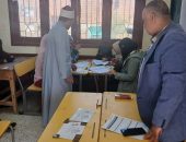 رئيس منطقة الوادي الجديد الأزهرية يتفقد بدء أعمال تقدير الدرجات للشهادتين الابتدائية والإعدادية