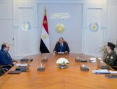السيد الرئيس عبد الفتاح السيسي، يجتمع، مع كل من اللواء أمير سيد أحمد مستشار رئيس الجمهورية للتخطيط العمراني والفريق أحمد الشاذلي رئيس هيئة الشئون المالية للقوات المسلحة، واللواء أحمد العزازي رئيس الهيئة الهندسية للقوات المسلحة، والعقيد طيار بهاء الغنام المدير التنفيذي لجهاز مستقبل مصر للتنمية المستدامة.