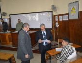 نائب رئيس جامعة الأزهر: أعمال الامتحانات تشهد هدوءًا تامًا منذ بدايتها، ولم يتم رصد أية معوقات أو مشكلات.