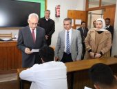 رئيس جامعة المنيا يواصل جوالاته لمتابعة سير  الامتحانات بكليات الفنون الجميلة والتربية الرياضية والحاسبات والمعلومات.