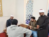 أمين “البحوث الإسلامية” يتفقد جناح الأزهر بمعرض الكتاب ويتابع سير العمل داخل ركن الفتوى