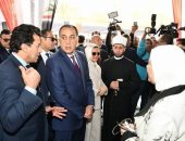 بحضور رئيس الوزراء ورئيس ديوان رئاسة الجمهورية وعدد من الوزراء ومؤسسات المجتمع المدني: وزير الأوقاف يشهد إطلاق أكبر قافلة مساعدات إنسانية للأشقاء الفلسطينيين وفعاليات «أسبوع الخير» بمدينة الأسمرات