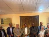 محافظ أسوان يتابع نتائج إجتماع اللجنة الإقليمية لإختيار الأم المثالية على مستوى المحافظة لعام 2025