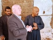 محافظ أسوان يكلف السكرتير العام المساعد بالإشراف الميدانى على جهود رفع أنقاض إنهيار جزئى لأحد المنازل بإدفو لقيام أصحابه بأعمال هدم غير قانونية وغير مطابقة فنياً وبدون ترخيص له