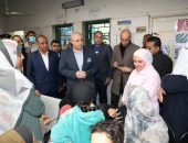محافظ بني سويف يتفقد انتظام ومستوى الخدمات المقدمة للمواطنين خلال زيارته لوحدة طب الأسرة بقرية عطف إفوة