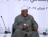 أثناء رئاسة الجلسة الأخيرة لمؤتمر الحوار بالبحرين..رئيس المنظمة العالمية  لخريجي الأزهر د. عباس شومان من  البحرين: التعايش تحت مظلة المواطنة يقضي على كل أشكال  التعصب