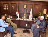 محافظ الأقصر يستقبل وفدا من نقابة الفلاحين بالمحافظة