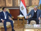 محافظ الغربية ورئيس شركة وطنية للبترول يبحثان سبل التعاون لتنفيذ مشروعات تنموية جديدة