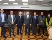 محافظ بني سويف يبحث مع “تيتان مصر” مستجدات  التعاون في تطوير مصانع التدوير ودعم القطاع الصحي من منطلق المسؤولية الاجتماعية للمجموعة.