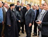 محافظ الدقهلية يقدم واجب العزاء إلى نيافة الأنبا ماركوس في وفاة والده
