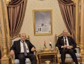 وزير العمل يبحث مع نظيره المصري الآلية الجديدة لإستقدام العمالة المصرية