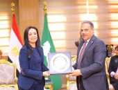 وزيرة التضامن الاجتماعي تستهل زيارتها لمحافظة الشرقية بلقاء المحافظ بديوان عام المحافظة