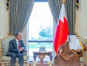 وزير الخارجية والهجرة يجتمع بسمو ولي عهد البحرين رئيس مجلس الوزراء