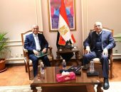 نائب رئيس مجلس الوزراء للتنمية الصناعية وزير الصناعة والنقل يستقبل سفير المملكة المغربية بالقاهرة لبحث التعاون في مجالي الصناعة والنقل ومشاركة الشركات المصرية في تنفيذ مشروعات البنية الأساسية والمنشأت الرياضية الخاصة بكأس العالم 2030 المقام بالمغرب