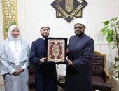 *وزير الأوقاف يتفقد جناح الأزهر الشريف بمعرض الكتاب ويشيد بثرائه الفكري والتثقيفي*