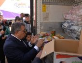 بمناسبة احتفالات الدقهلية بالعيد القومي…هدية الرئيس السيسي لأهالي المحافظة  توزيع 16 ألف كرتونة مواد غذائية وأجهزة عرائس