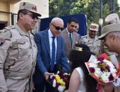 قائد قوات الدفاع الشعبي ومحافظ الأقصر يشهدان فعاليات الندوة التثقيفية الثامنة عشر للمدارس بالأقصر