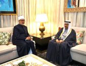 على هامش مؤتمر “الحوار الإسلامي – الإسلامي: أمة واحدة ومصير مشترك”.. فضيلة مفتي الجمهورية يلتقي رئيس المجلس الأعلى للشئون الإسلامية بمملكة البحرين