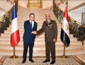 الفريق أول / عبدالمجيد صقر القائد العام للقوات المسلحة وزير الدفاع والإنتاج الحربى يلتقى وزير الجيوش الفرنسية …