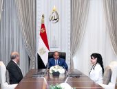 السيد الرئيس عبد الفتاح السيسي،يجتمع مع الدكتور سامح الحفني وزير الطيران المدني والسيدة سهير عبد الله رئيسة شركة مصر للطيران للخدمات الجوية بمدينة العلمين .