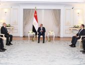 السيد الرئيس عبد الفتاح السيسي، يستقبل بمدينة العلمين، المشير خليفة حفتر، القائد العام للجيش الوطني الليبي، وذلك بحضور الفريق/ خالد حفتر، رئيس أركان القوات الأمنية، والفريق/ صدام حفتر، رئيس أركان القوات البرية، والسيد اللواء حسن رشاد، رئيس المخابرات العامة.