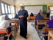فضيلة أ.د أحمد الشرقاوي، رئيس الإدارة المركزية لشؤون التعليم، يتابع أعمال امتحانات الشهادة الثانوية الأزهرية بالفيوم.