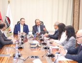 وزير قطاع الأعمال العام يستقبل رئيس الجهاز المركزي للتنظيم والإدارة لبحث تعزيز التعاون المشترك