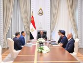 السيد الرئيس عبد الفتاح السيسي يجتمع مع الدكتور مصطفى مدبولي رئيس مجلس الوزراء، والدكتور شريف فاروق وزير التموين والتجارة الداخلية، والسيد علاء الدين فاروق وزير الزراعة واستصلاح الأراضي، والعقيد دكتور بهاء الغنام المدير التنفيذي لجهاز مُستقبل مصر للتنمية المستدامة.