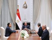 السيد الرئيس عبد الفتاح السيسي،يجتمع  مع كل من الدكتور مصطفى مدبولي رئيس مجلس الوزراء، والسيد محمود توفيق وزير الداخلية، والدكتور عمرو طلعت وزير الاتصالات وتكنولوجيا المعلومات، واللواء حسن رشاد رئيس المخابرات العامة، واللواء عمرو عادل حسني القائم بأعمال رئيس هيئة الرقابة الإدارية، واللواء هاني محمود منصور مدير إدارة الإشارة بالقوات المسلحة.