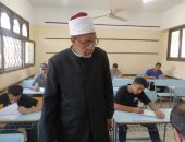 وكيل قطاع المعاهد للخدمات يتفقد امتحانات الثانوية الأزهرية بالشرقية