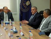 رئيس هيئة الدواء المصرية يبحث مع الشركة المصرية لتجارة الأدوية سبل ضمان توافر المستحضرات الدوائية