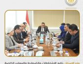 وزير الإسكان يتابع الاشتراطات والضوابط والمعايير الخاصة بالإعلانات على الطرق العامة والمحاور