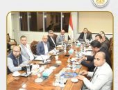 وزير الإسكان يتابع مشروعات المرافق والكهرباء بالمناطق الصناعية بعدد من المدن الجديدة