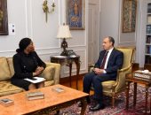 وزير الخارجية يلتقي نائبة وزير خارجية جنوب أفريقيا لبحث سبل تعزيز العلاقات الثنائية