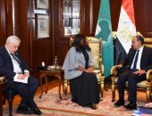 وزير الخارجية يلتقي مفوضة الاتحاد الأفريقي للتنمية الاقتصادية والتجارة والسياحة والصناعة والمعادن