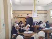 رئيس الإدارة المركزية يتابع اليوم الثاني لامتحانات المرحلة الثانوية بمنطقة الإسكندرية الأزهرية