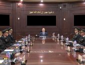 السيد / محمود توفيق وزير الداخلية يعقدإجتماعاً مع عدد من مساعدى الوزير وعدد من القيادات الأمنية بمواقعها عبر تقنية (الفيديو كونفرانس) لبحث إستراتيجية العمل الأمنى فى المرحلة الحالية وإستعراض محاور الخطط الأمنية تزامناً مع بدء العام الميلادى الجديد وأعياد الأخوة المسيحيين ورأس السنة الميلادية.