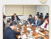 وزير الإسكان يتابع مع “الشركة الوطنية الطرق” ملفات العمل المشترك وأوجه التعاون