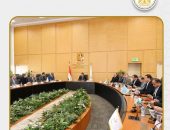 وزير الإسكان يعقد اجتماعاً لمتابعة موقف مشروعات المبادرة الرئاسية “حياة كريمة” لتطوير قرى الريف المصري