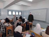 رئيس الإدارة المركزية يتابع انطلاق امتحانات صفوف النقل للمرحلة الثانوية بمنطقة الإسكندرية الأزهرية