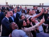 السيد الرئيس عبد الفتاح السيسي،يجرى جولة تفقدية بمدينة الإسكندرية، اصطحب خلالها الرئيس إيمانويل ماكرون، رئيس الجمهورية الفرنسية، وذلك بحضور السادة رؤساء وفود الدول المشاركة في افتتاح المقر الجديد لجامعة سنجور، إلى جانب السيدة لويز موشيكيوابو، الأمينة العامة للمنظمة الدولية للفرانكفونية.