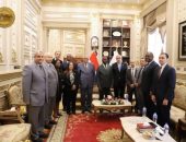 رئيس محكمة النقض رئيس مجلس القضاء الأعلى يستقبل وفدًا رفيع المستوي من النيابة العامة لدى دولة كينيا