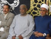 وفد الأزهر يقدم واجب العزاء للدكتور عباس شومان في وفاة ابن عمه بقرية شطورة بسوهاج