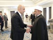 الأزهر … ريادة علمية ورسالة عالمية. *وكيل الأزهر ووزير التربية والتعليم وسفير اليابان بالقاهرة ورئيس قطاع المعاهد يكرمون الطلاب الأوائل في المنصة اليابانية*
