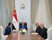 السيد الرئيس عبد الفتاح السيسي، يجتمع بمدينة العلمين مع الدكتور مصطفى مدبولي رئيس مجلس الوزراء، والسيد محمد عبد اللطيف وزير التربية والتعليم والتعليم الفني.
