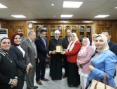 جامعة الأزهر بالتعاون مع معهد الاستدامة والبصمة الكربونية تختتم المدرسة الصيفية لسفراء المناخ بتخريج 70 سفيرًا للمناخ وقضايا البيئة والتنمية المستدامة