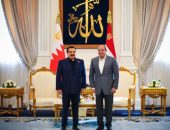 السيد الرئيس عبد الفتاح السيسيي ستقبل،بمطار العلمين الدولي، أخاه جلالة الملك حمد بن عيسى آل خليفة، ملك مملكة البحرين الشقيقة